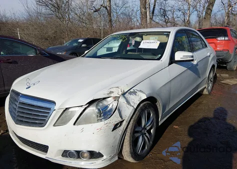2010 Mercedes-Benz E 350 4Matic из США, поврежденный, VIN WDDHF8HB3AA148232